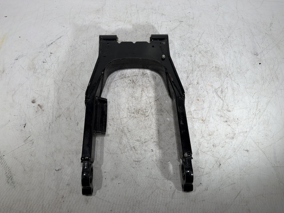 2004 Harley Electra Glide CVO Screamin Eagle OEM Rear Fork Swingarm Swing Arm