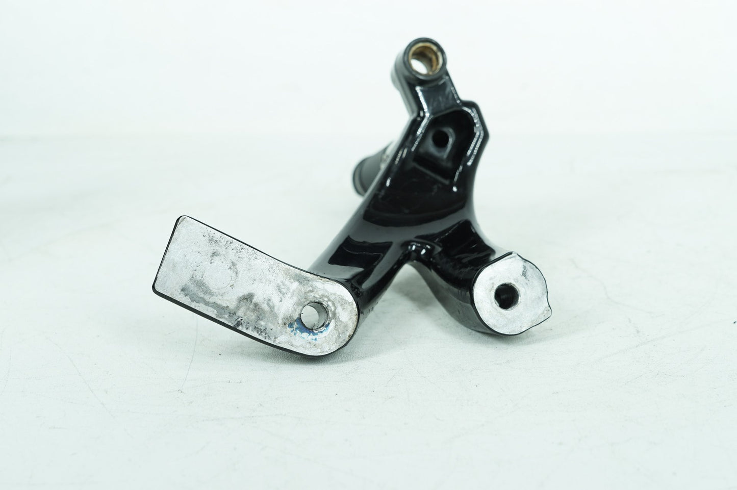 2018 - 2024 Harley-Davidson Softail Sport Glide Left Foot Rest Support Bracket Peg 33600134