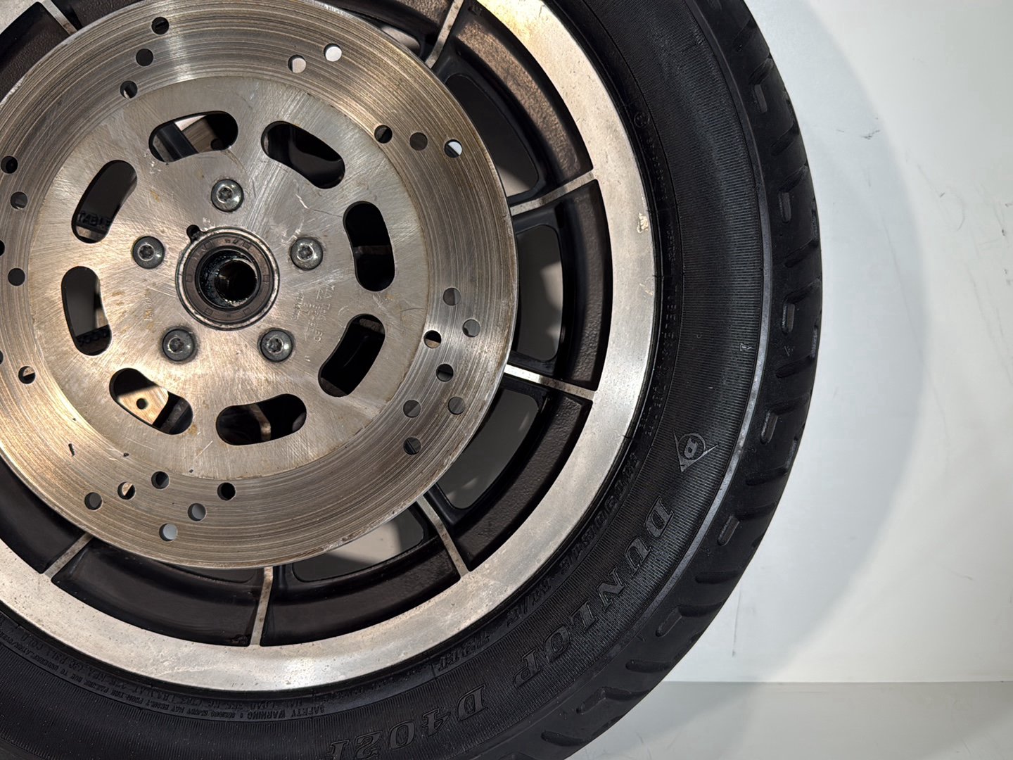1984 - 1998 Harley-Davidson Touring Electra Glide Classic Front Wheel Rim Tire MT90B16 72H, Dunlop, 16"