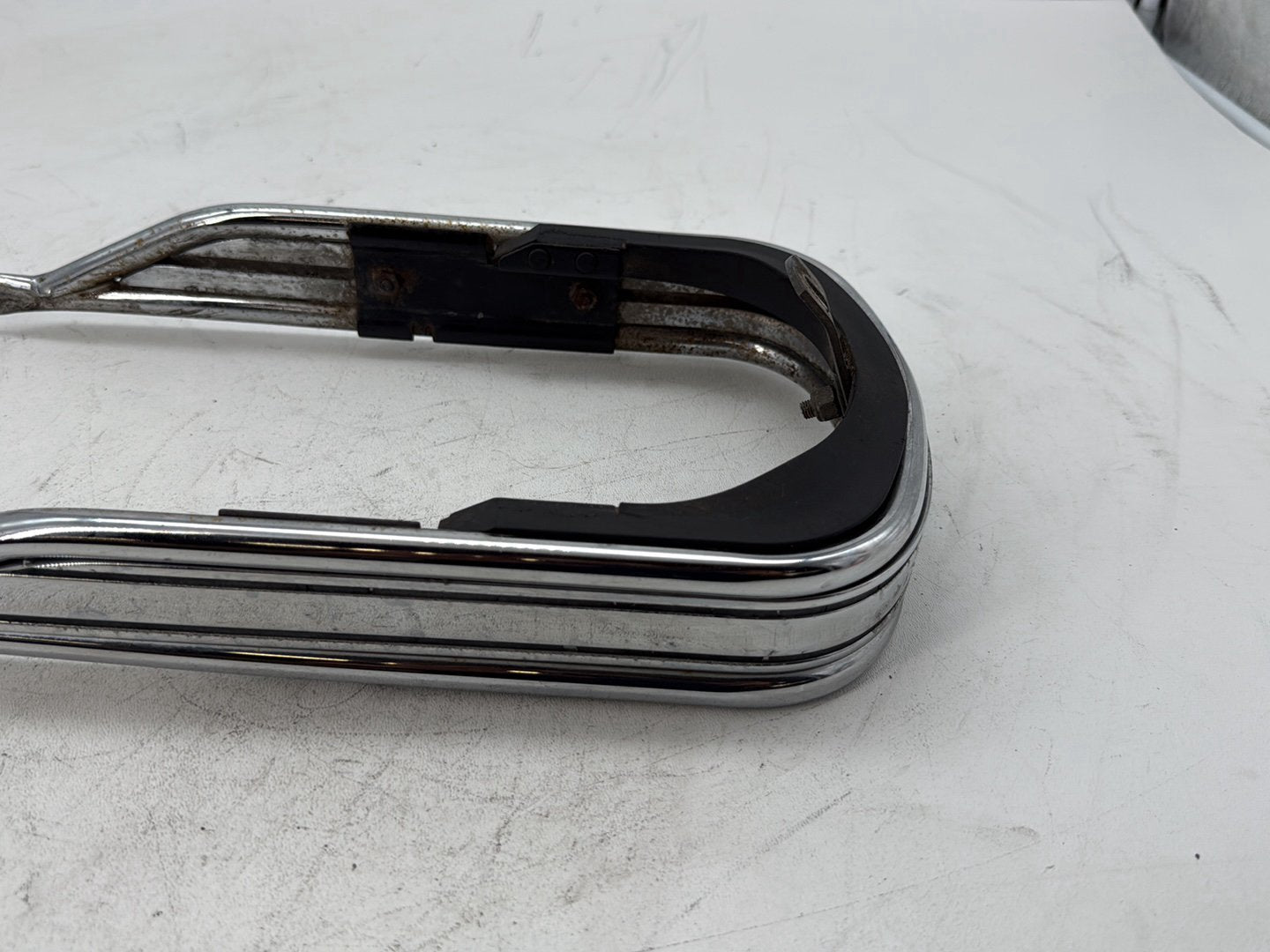 2006 Harley Touring FLHTCI Electra Glide Classic OEM Front Fender Bumper Rail Bar Cushion