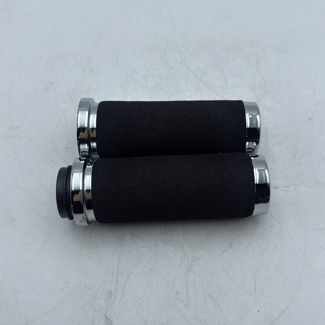 2007 - 2012 Harley-Davidson Touring Electra Glide Classic Front Left Right Handgrip Hand Grips 56206-96