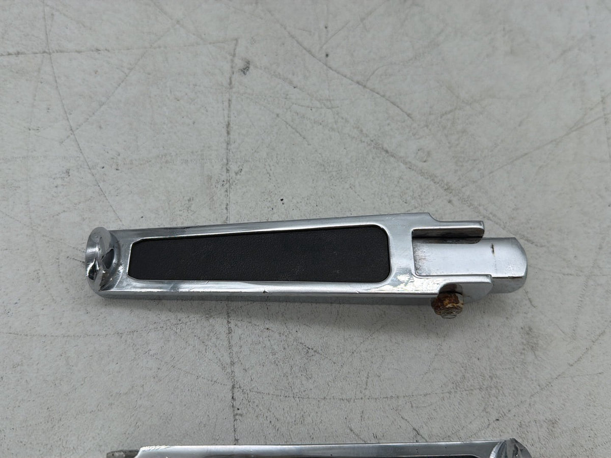 06 Harley Electra Glide Touring Ultra FLHTCUI Front Right Left Highway Foot Pegs