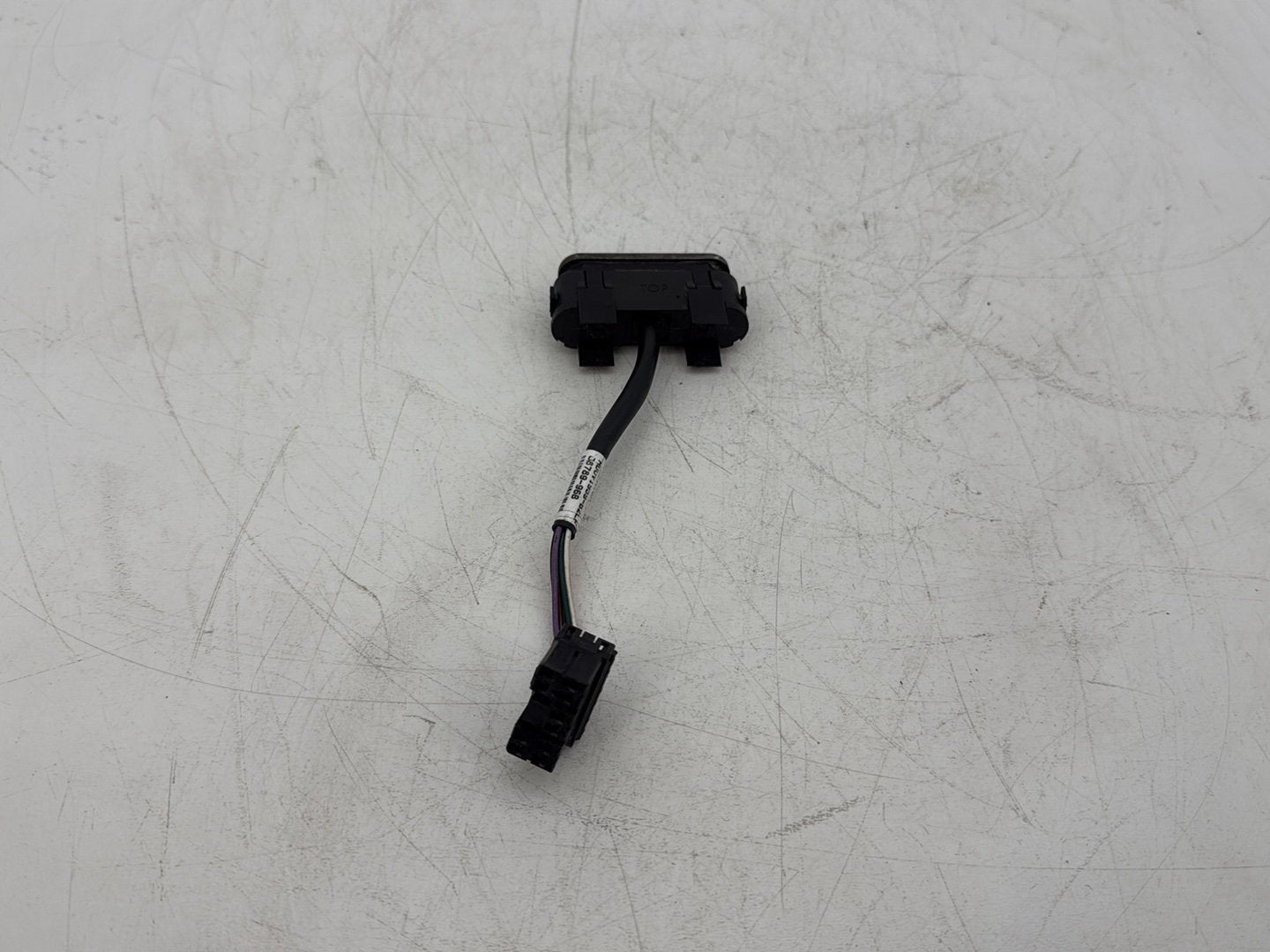 2007 Harley Touring FLHTCU Electra Glide Ultra OEM Dash Indicator Lamp Wire Plug 68789-96A