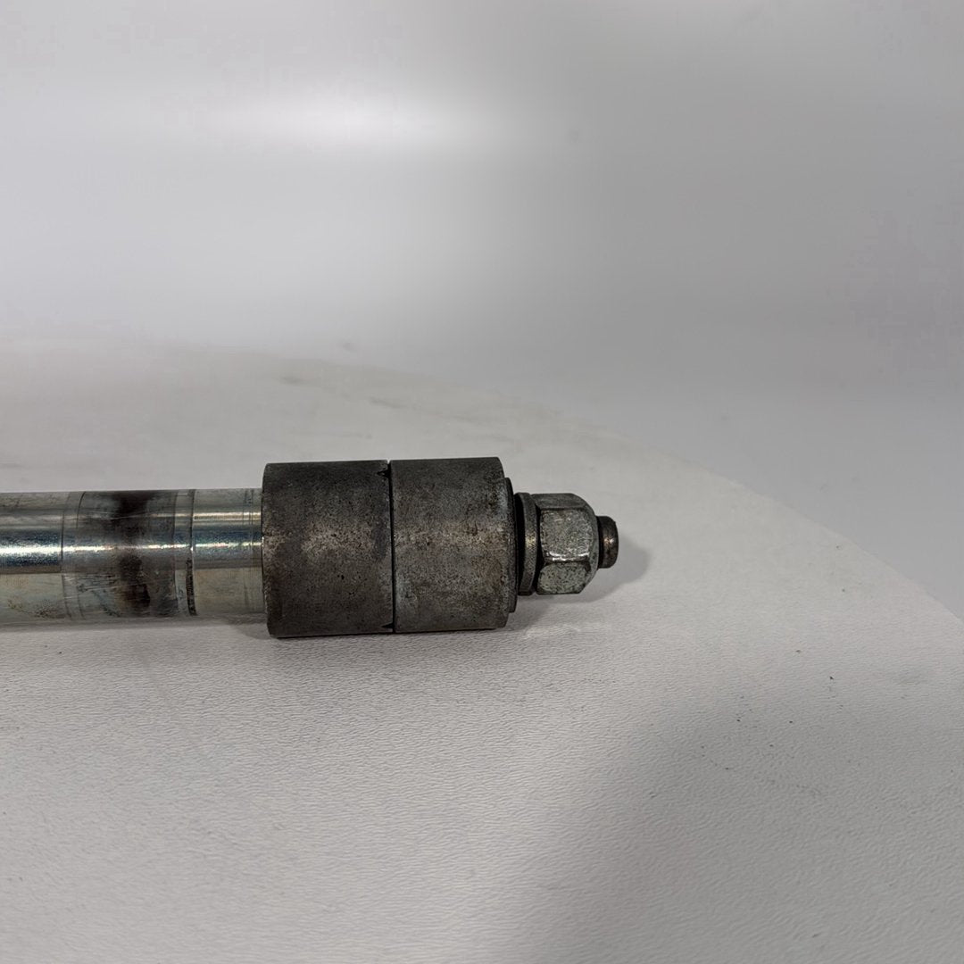 1999 - 2006 Harley-Davidson Touring Electra Glide Classic Front Wheel Axle Bolt Shaft 43364-00