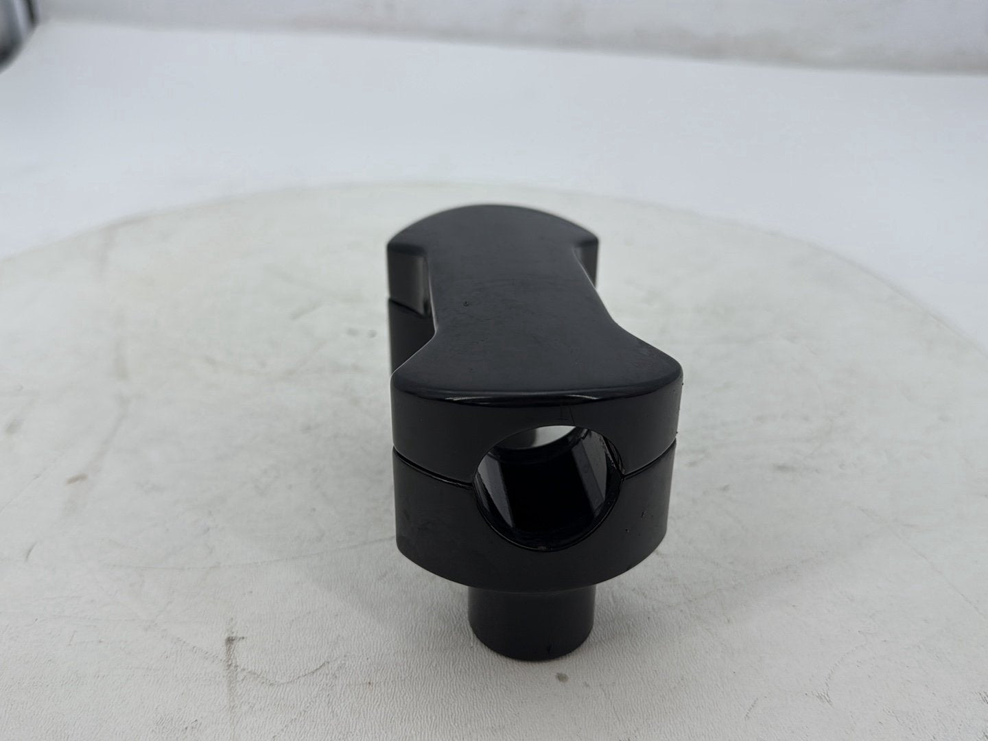 2012 Harley Dyna Fat Bob FXDF 103 OEM Front Handlebar Riser Top Clamp