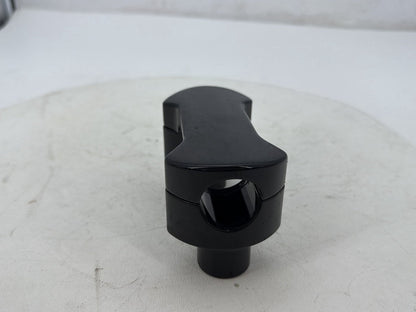 2012 Harley Dyna Fat Bob FXDF 103 OEM Front Handlebar Riser Top Clamp
