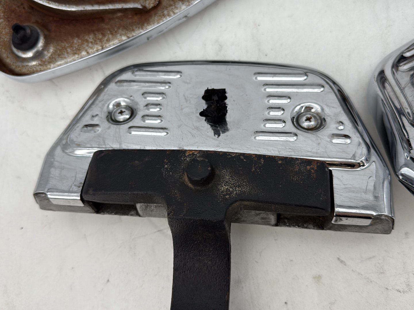 2002 Harley Heritage Softail Classic FLSTC OEM Left Right Driver & Pass Floorboard Foot Rest