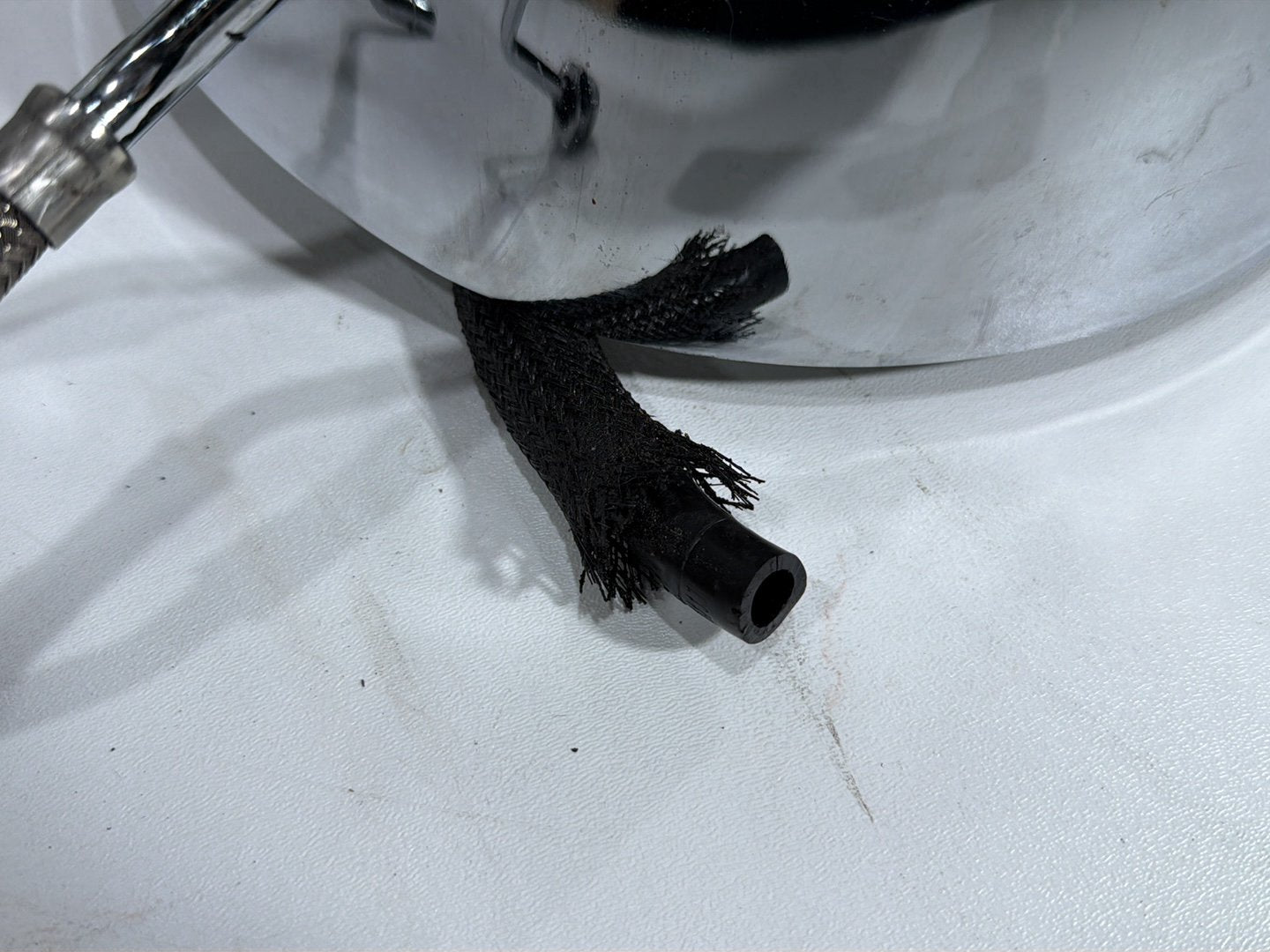 2011 Harley Heritage Softail Classic FLSTC OEM Oil Tank Reservoir Bottle Canister & Dipstick