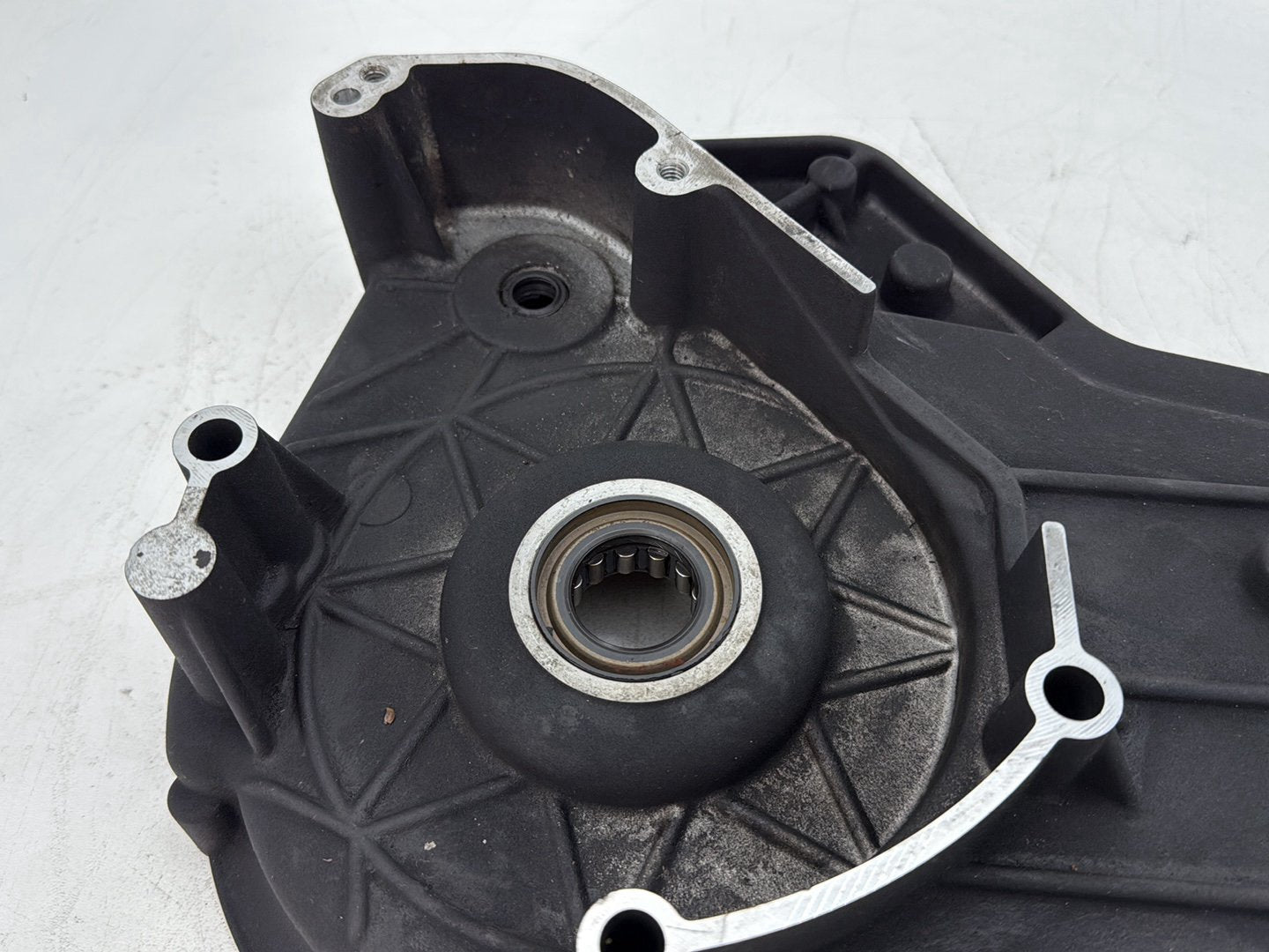 2005 Harley Electra Glide Touring Ultra FLHTCUI OEM Inner Primary Clutch Cover