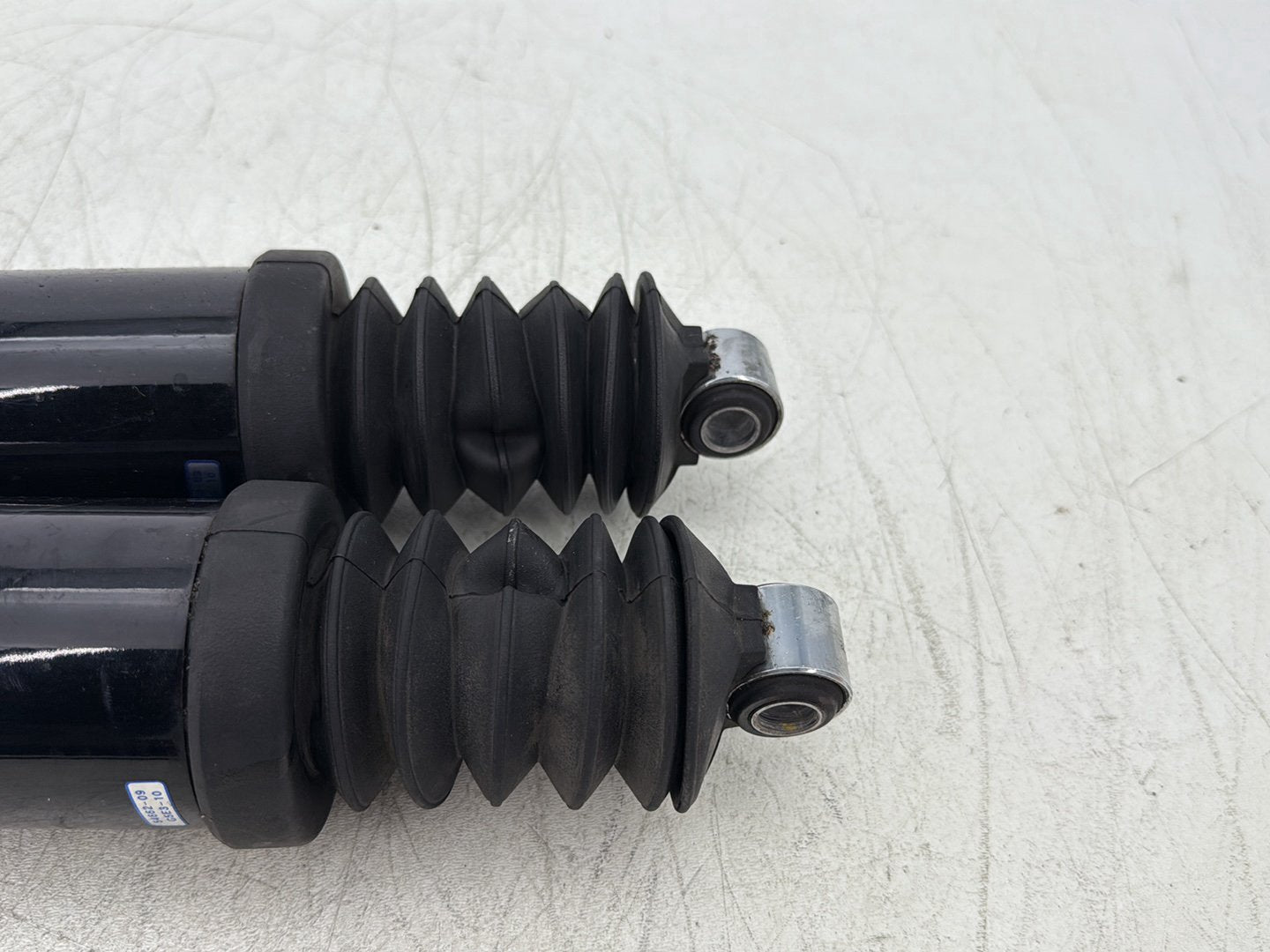 2011 Harley Street Glide Touring FLHX OEM Rear Left Right Shock Absorbers