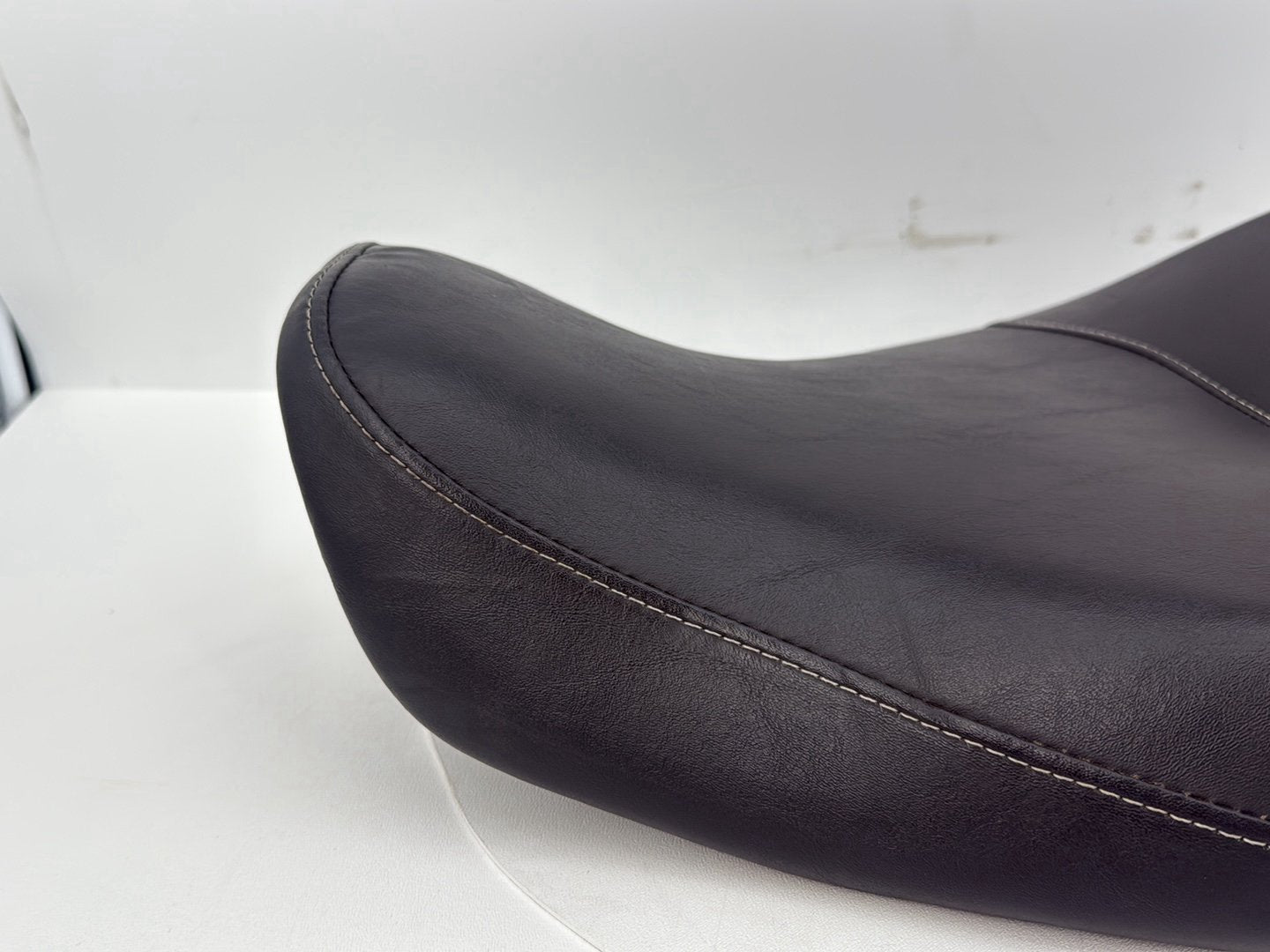 2007 - 2017 Harley-Davidson Dyna Wide Glide Rider Driver Solo Seat Pillion 51503-10