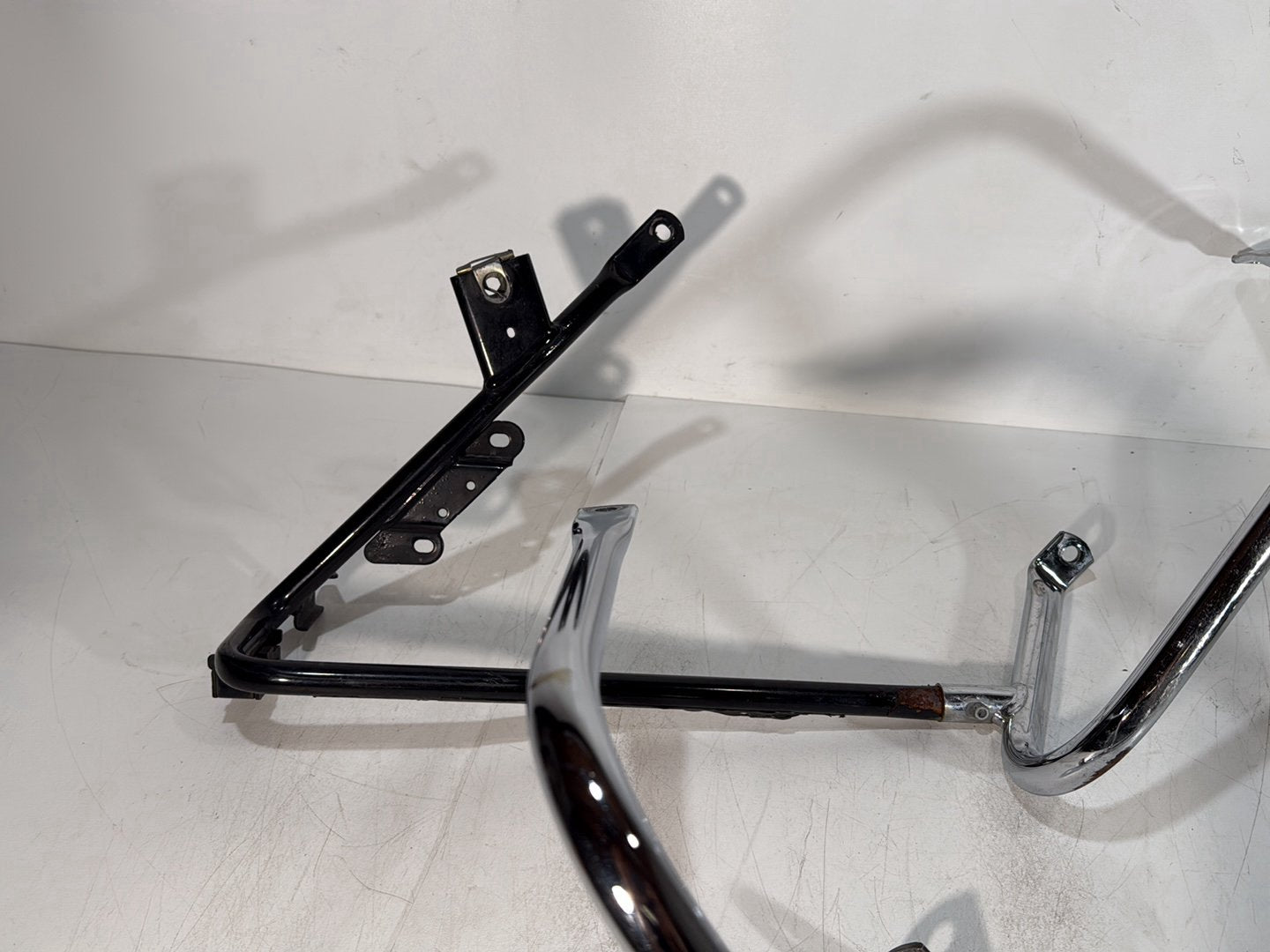 2008 - 2016 Harley-Davidson Touring Electra Glide Ultra Rear Left Right Saddlebag Guard Rails Bar 	49194-09A
