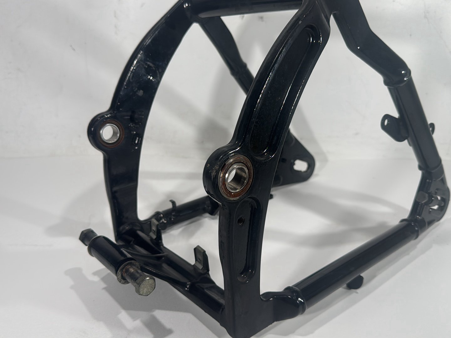 2004 Harley Softail FLSTC Heritage Classic OEM Rear Fork Swingarm Swing Arm