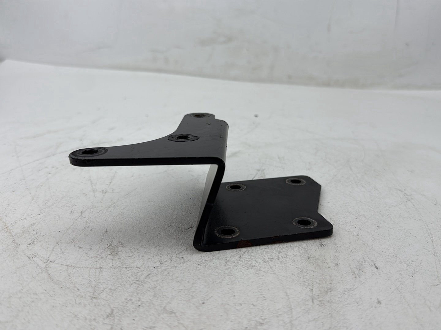 2006 Harley Dyna FXDWGI Wide Glide OEM Exhaust System Support Bracket Holder