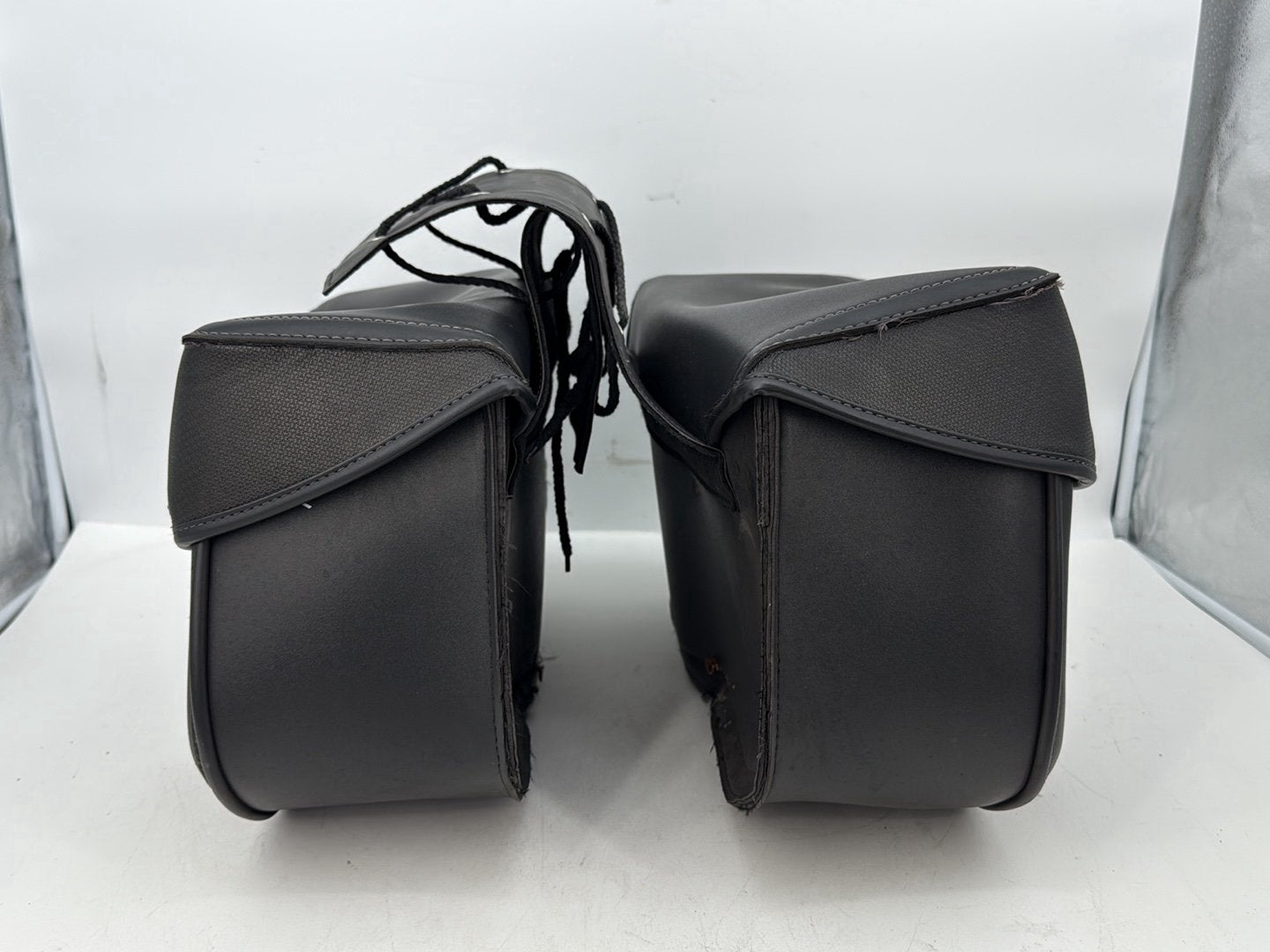 2004 - 2013 Harley-Davidson Sportster 883 Custom Rear Left Right Saddlebags Luggage Leather KEMI-MOTO
