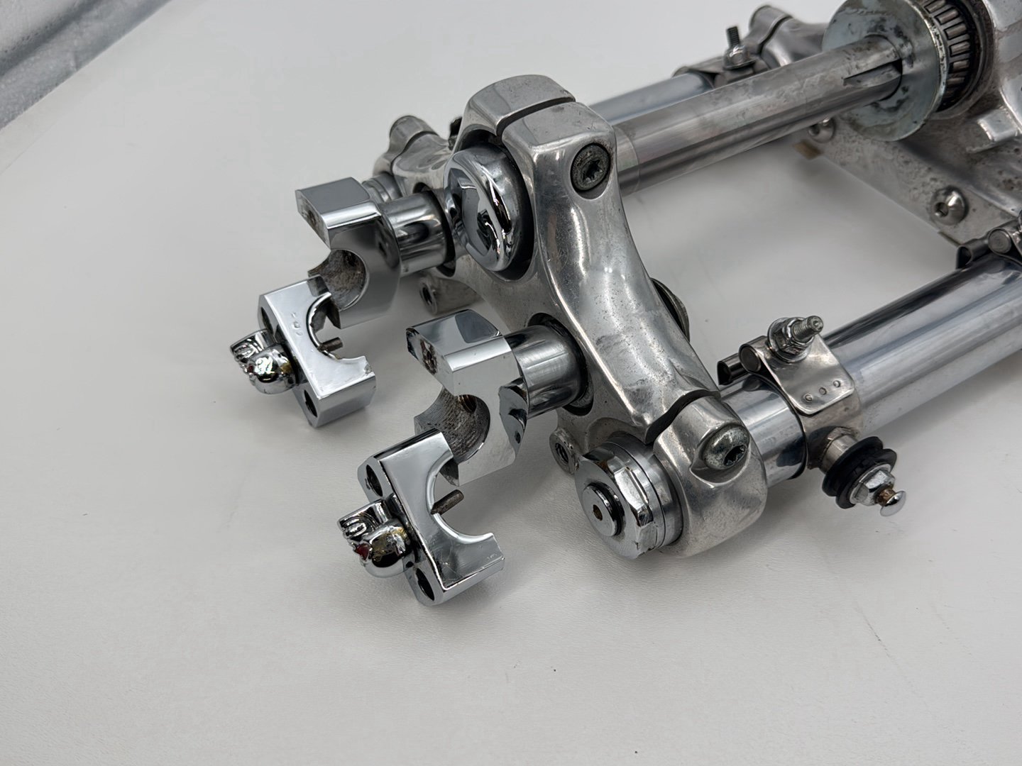 1999 - 2006 Harley-Davidson Dyna Low Rider Front Triple Tree Set & LH RH Fork Legs Sliders Left right front fork legs sliders