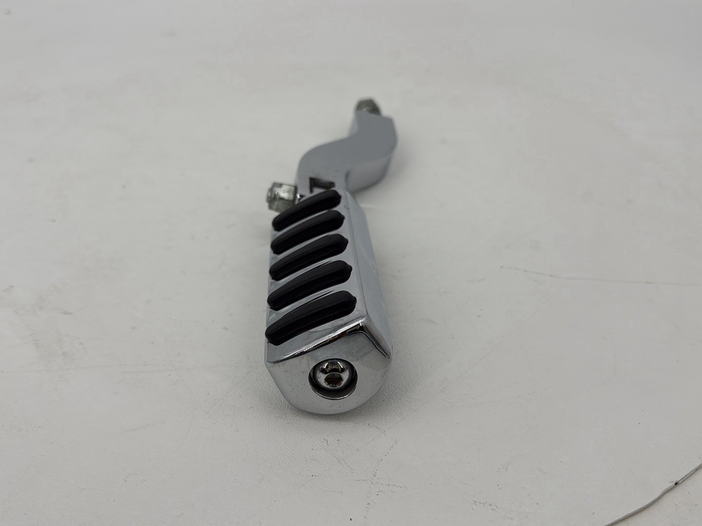 1999 - 2006 Harley-Davidson Dyna Low Rider Rear Passenger 1 Foot Peg Step Rest 49165-02
