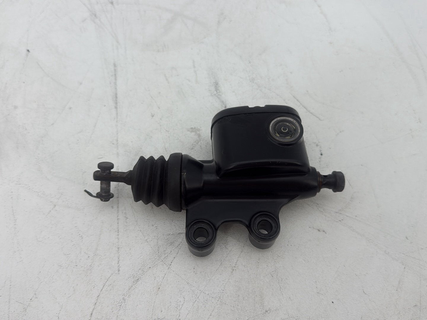 2011 Harley Electra Glide Ultra FLHTK OEM Rear Brake Master Cylinder Reservoir