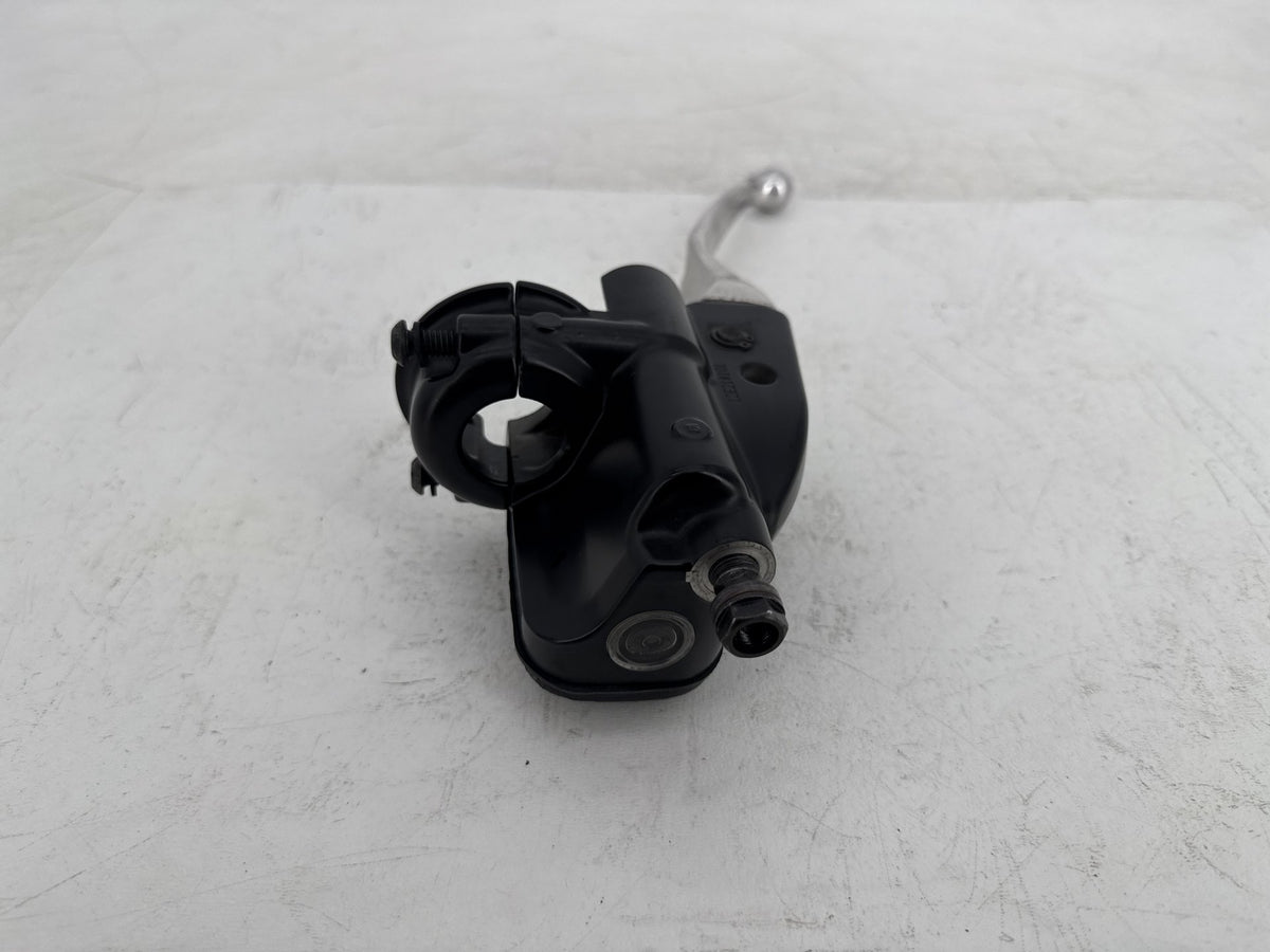 13 Harley Street Glide Touring FLHX OEM Front Right Brake Lever Master Cylinder