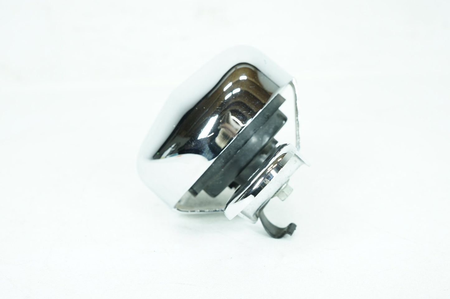 2000 - 2006 Harley-Davidson Touring CVO Screamin Eagle Road King Horn Signal Klaxon Chrome Cover 69012-93A