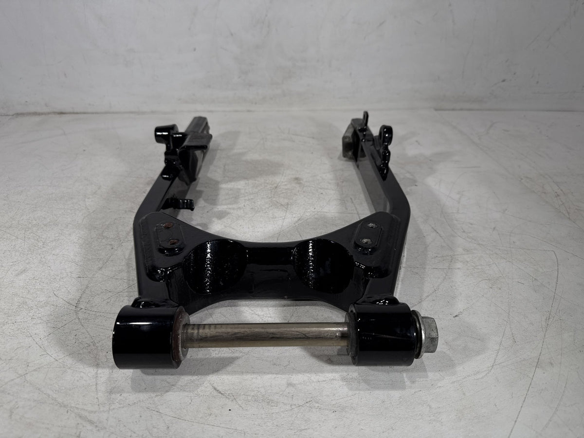 2017 Harley Dyna Street Bob FXDB OEM Rear Fork Swingarm Swing Arm