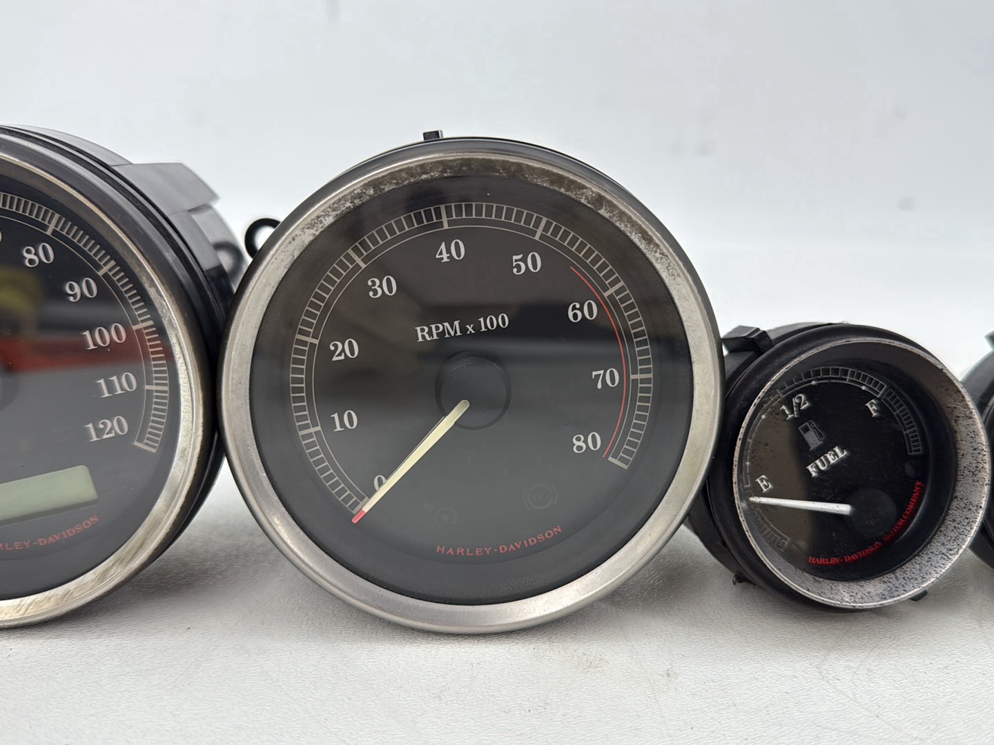 2007 - 2011 Harley-Davidson Touring Electra Glide Ultra Air Oil Volt Fuel Tacho Speedo Gauges 67349-08