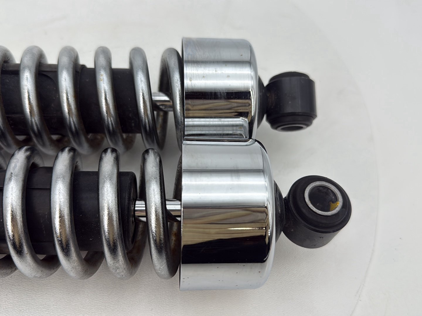 2007 - 2017 Harley-Davidson Dyna Wide Glide Rear Left Right Shock Absorbers 54615-01
