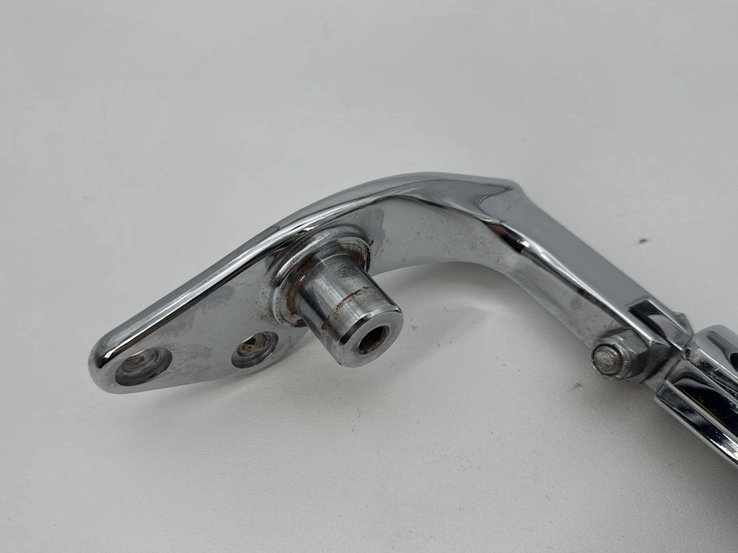 1999 - 2006 Harley-Davidson Dyna Wide Glide Right Driver Foot Controls Peg Rest 42481-92