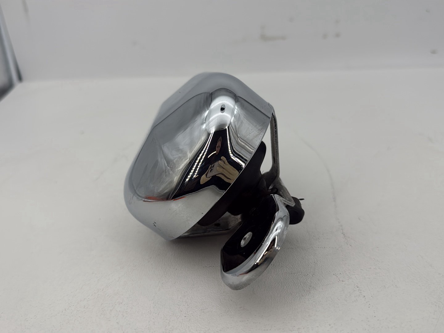 2007 - 2011 Harley-Davidson Touring Street Glide Horn Signal Klaxon Chrome Cover 	69012-93A