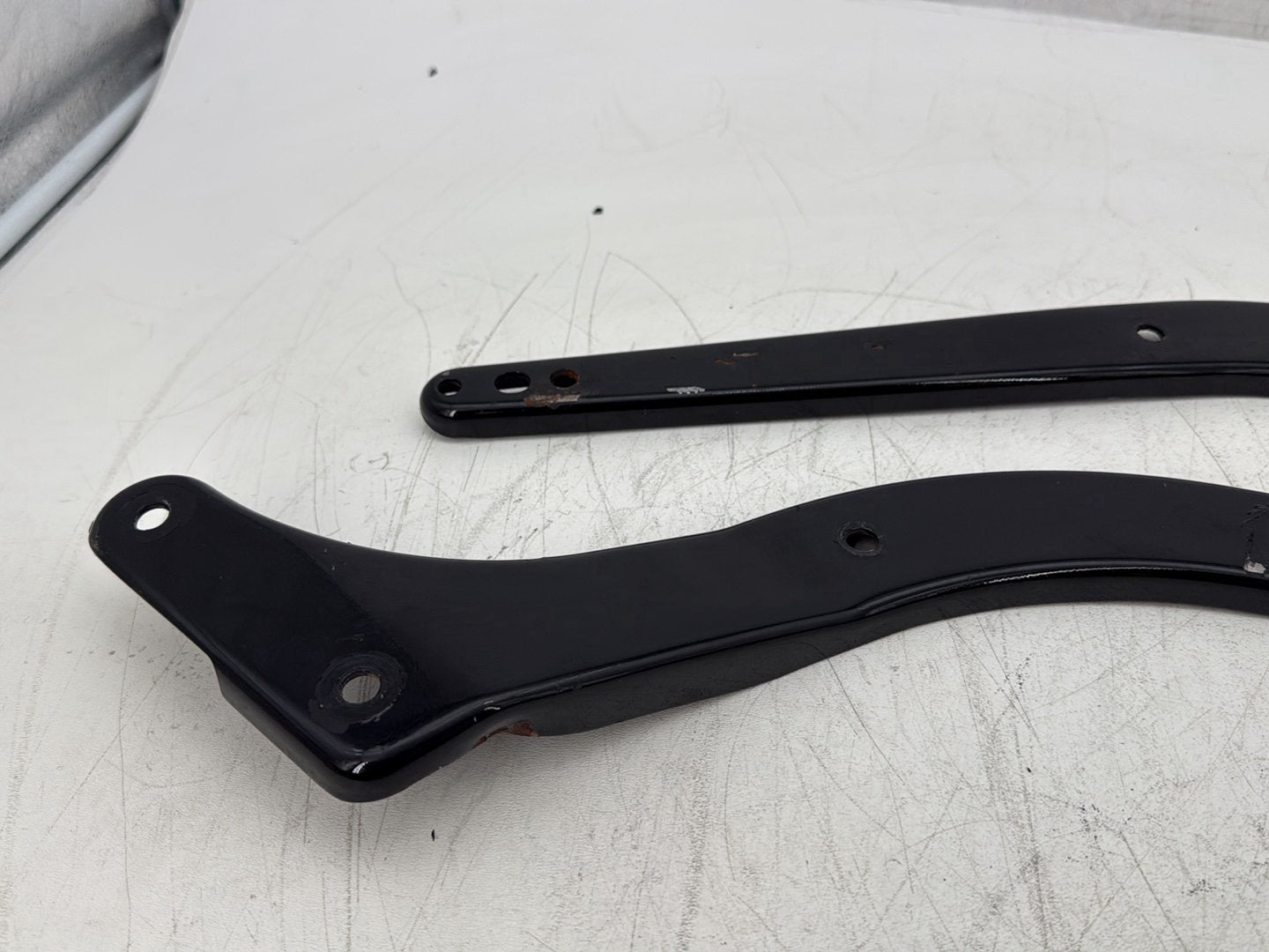2011 Harley Softail FLSTFB Fat Boy OEM Rear Left Right Fender Struts Bracket