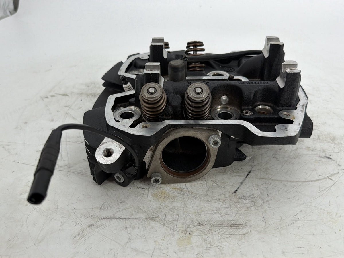 2017 Harley Touring FLHXS Street Glide OEM Front Twin Cam Engine Cylinder Head