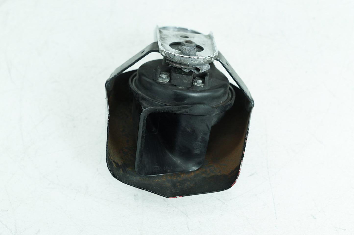 2007 - 2011 Harley-Davidson Touring Street Glide Horn Signal Klaxon Chrome Cover 69060-90F