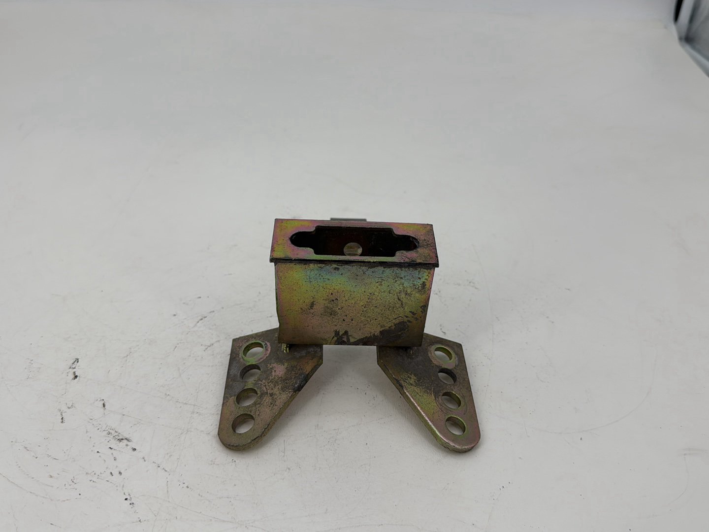 1999 - 2006 Harley-Davidson Touring Road King Custom Driver Rider Backrest Bracket Mount 52589-09A 52589-09A