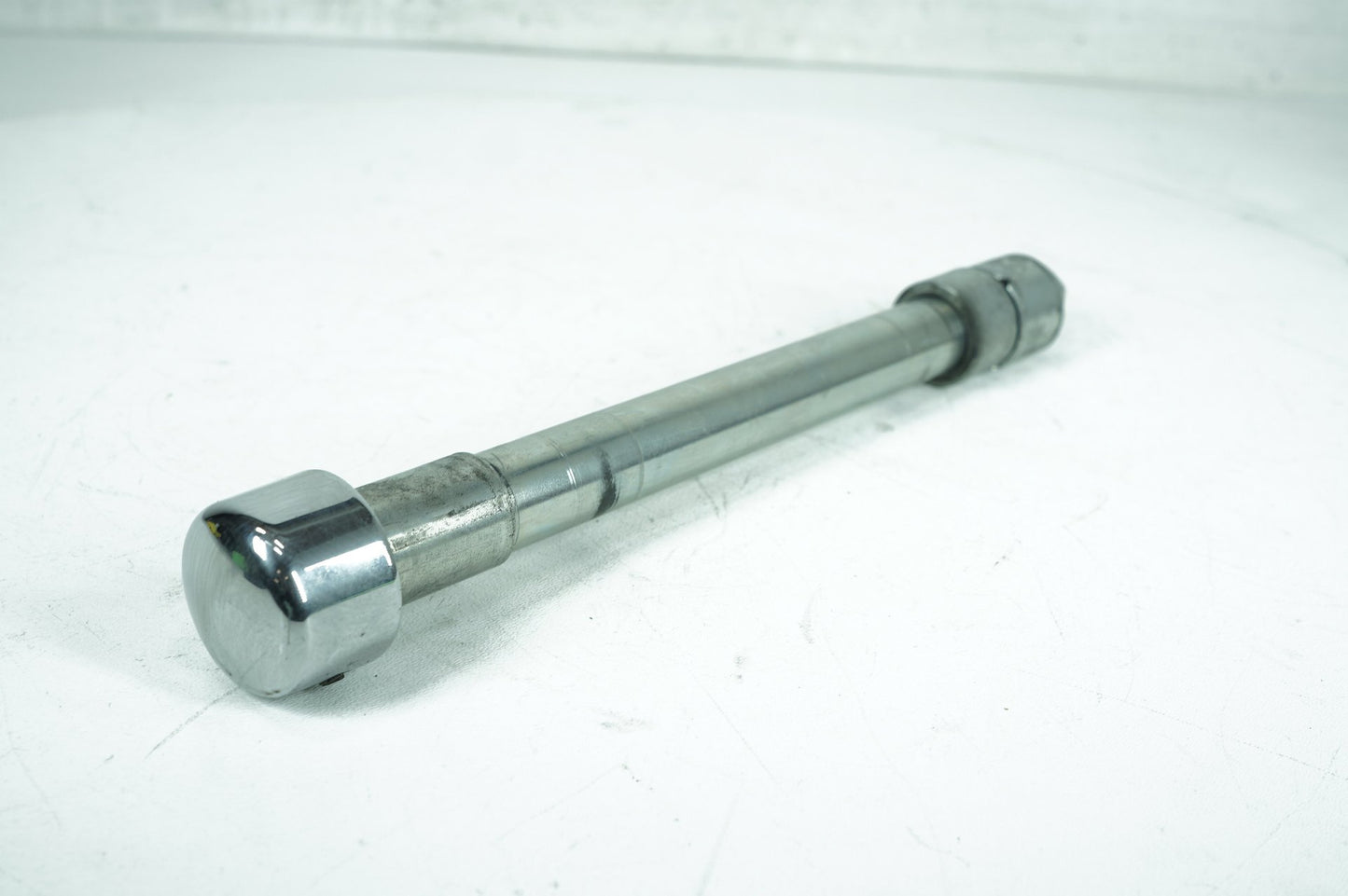 2000 - 2006 Harley-Davidson Touring Road King Custom Front Wheel Axle Bolt Shaft 43364-00