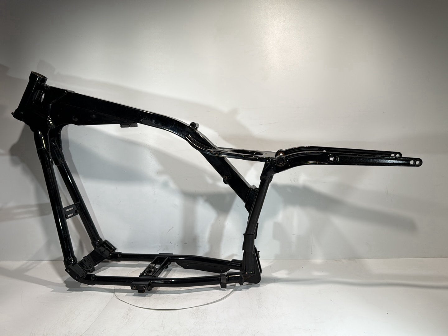 2006 - 2017 Harley-Davidson Dyna Street Bob Body Main Frame Chassis SLVG 47463-06BHP