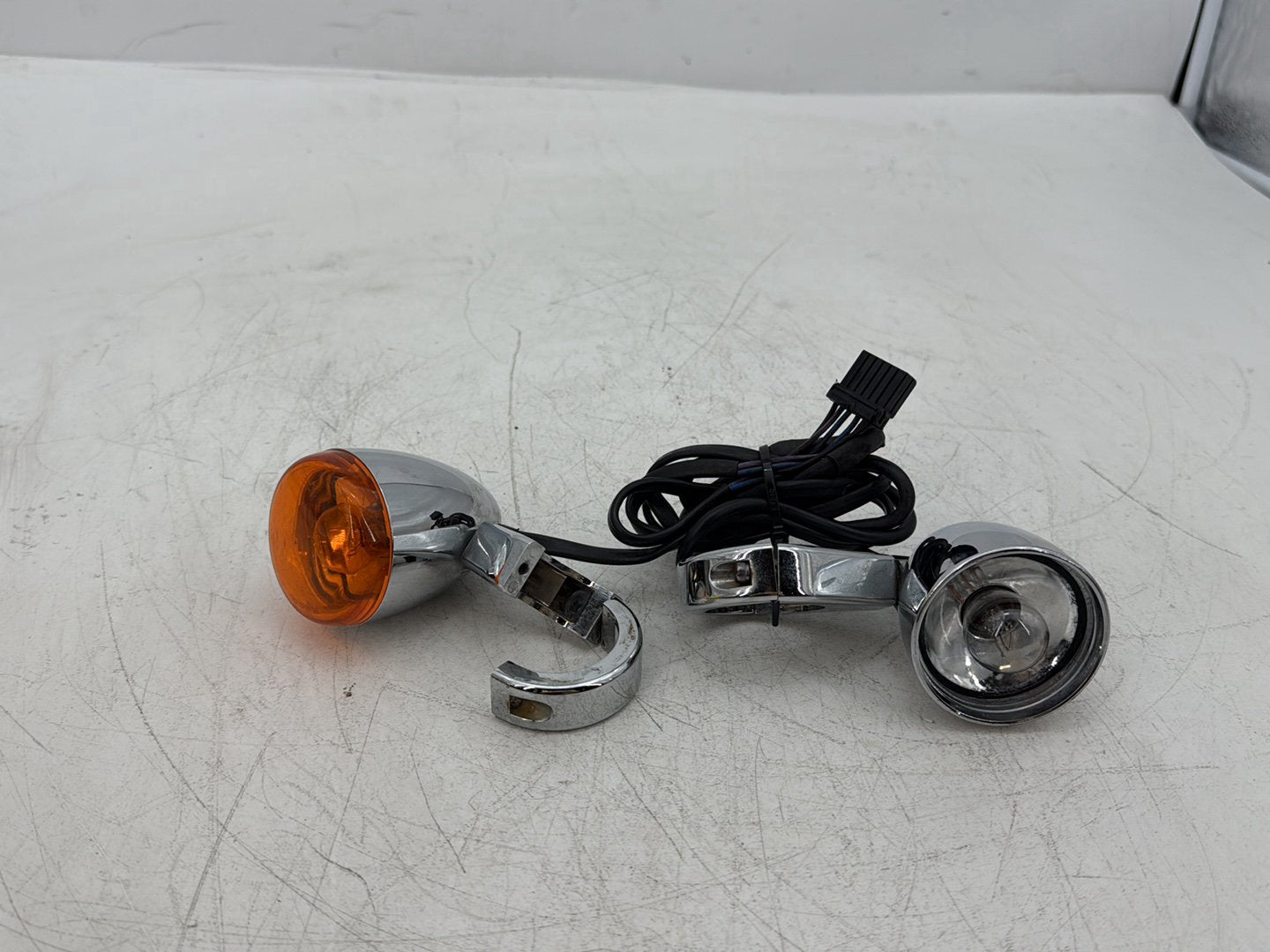 2005 Harley Dyna FXDWG Wide Glide OEM Front Left Right Turn Signal Indicators