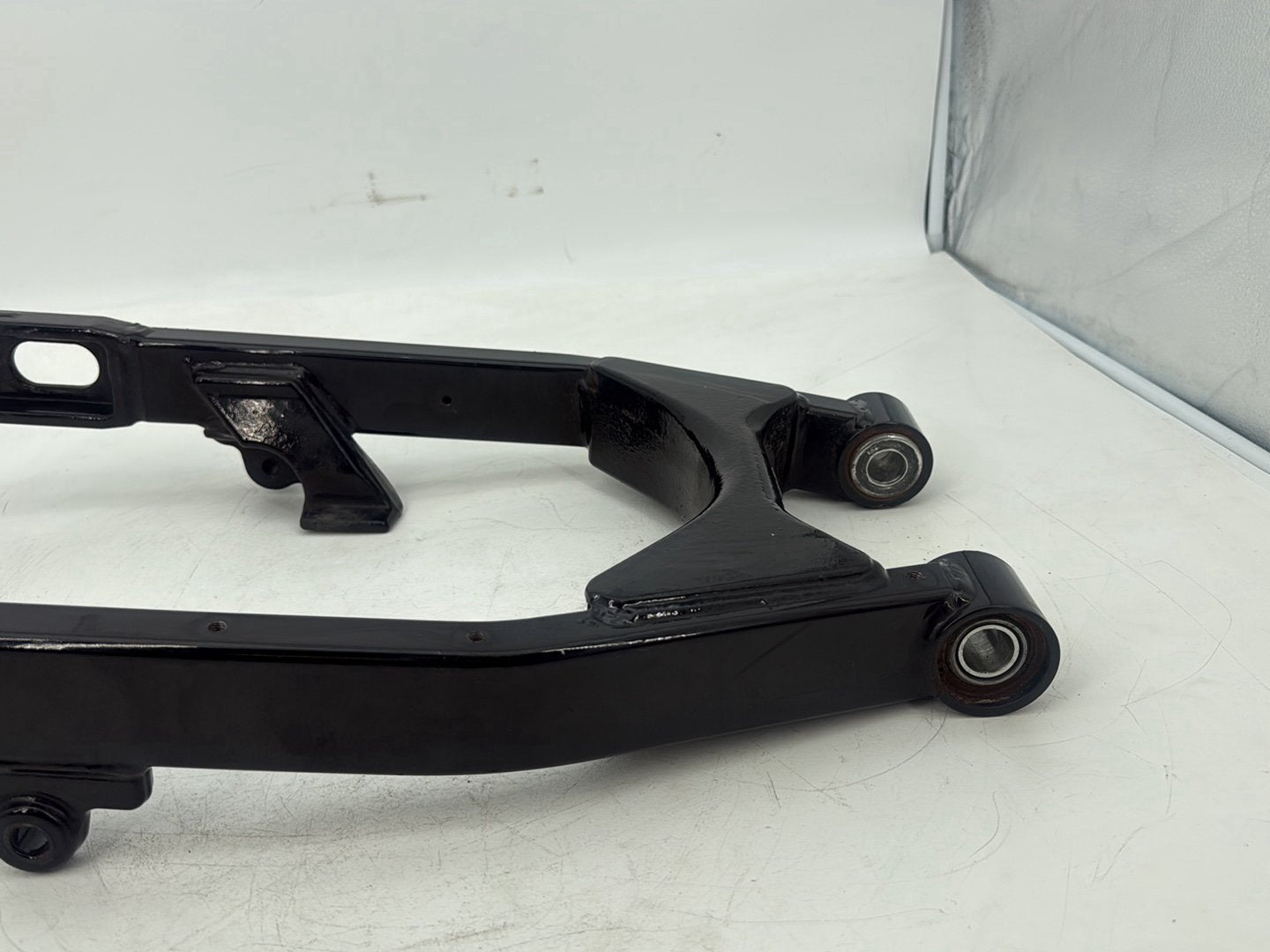 1999 - 2006 Harley-Davidson Dyna Super Glide Rear Fork Swingarm Swing Arm  	47820-06