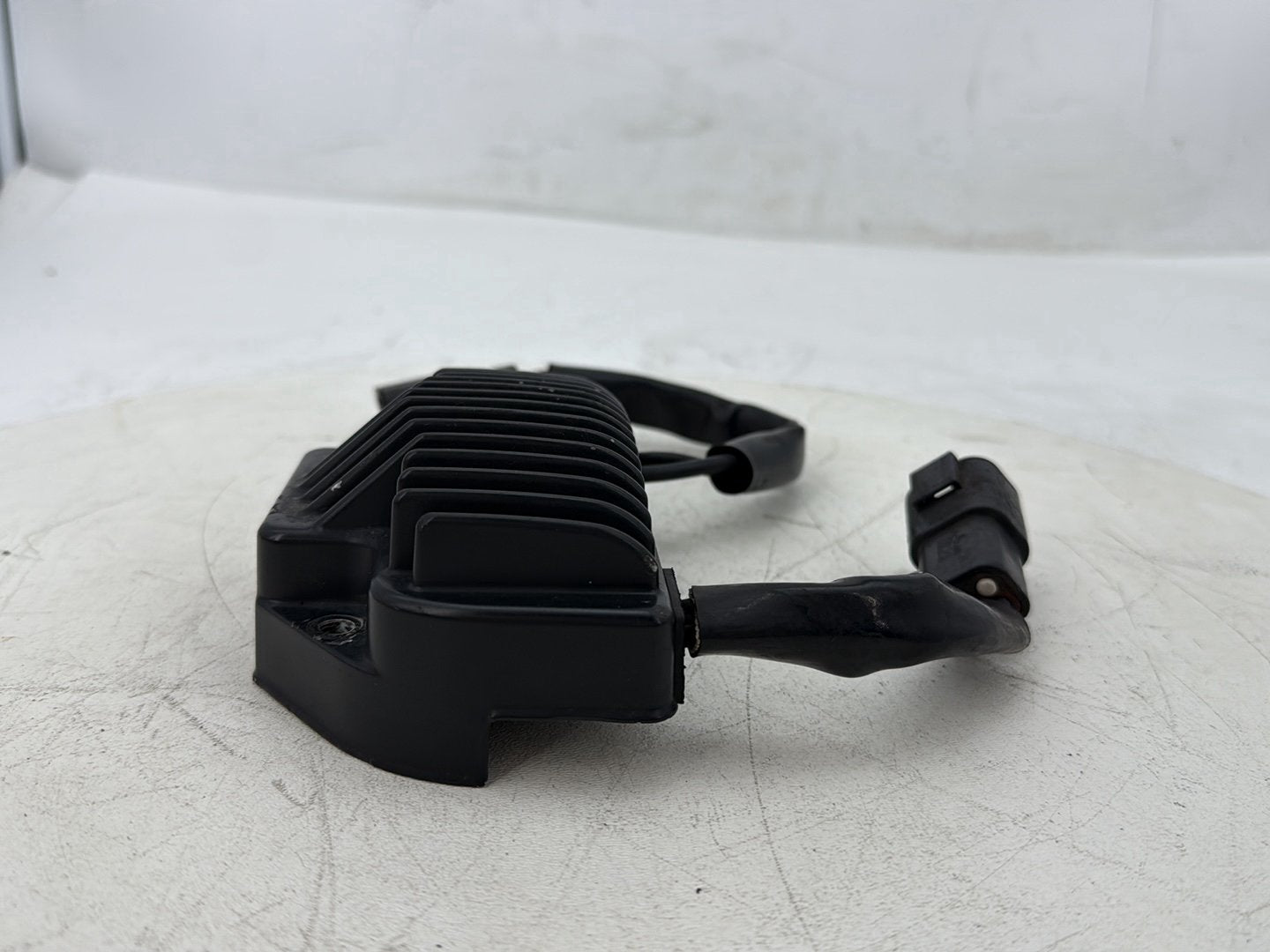 2006 Harley Dyna FXDWGI Wide Glide OEM Voltage Regulator Rectifier