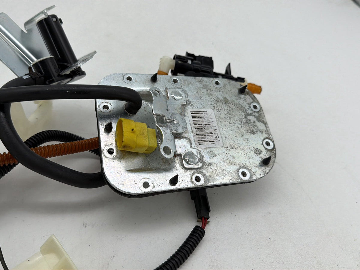 2015 Harley Softail Deluxe FLSTN OEM Fuel Pump Gas Gasoline Petrol Sending