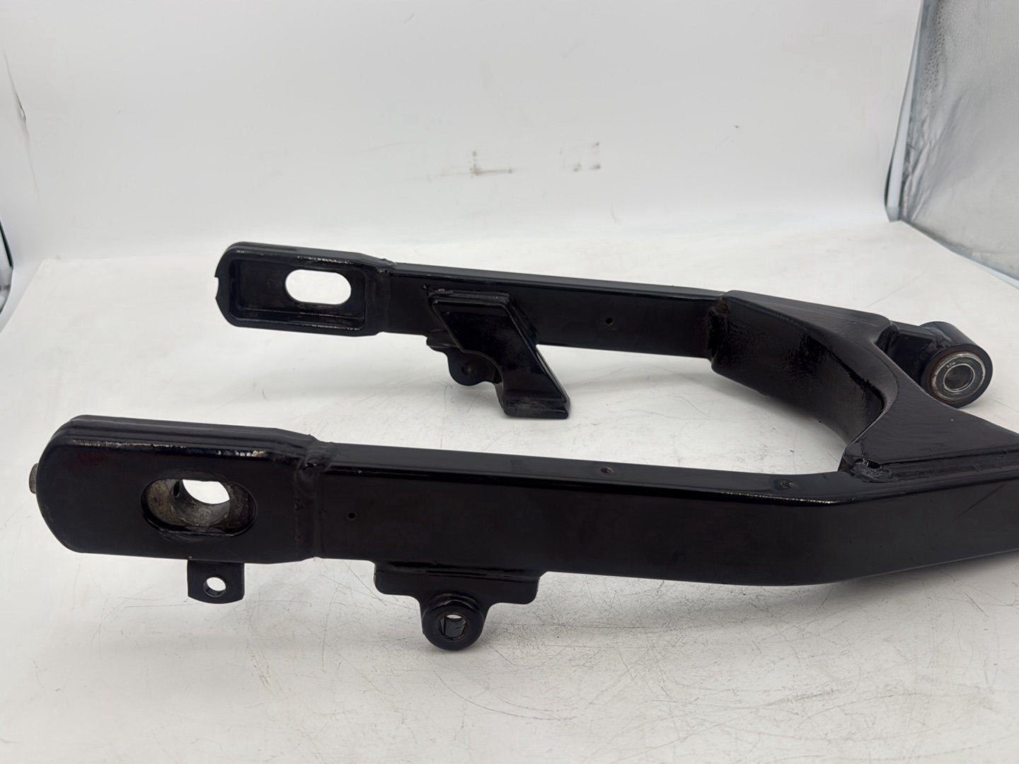 1999 - 2006 Harley-Davidson Dyna Super Glide Rear Fork Swingarm Swing Arm  	47820-06