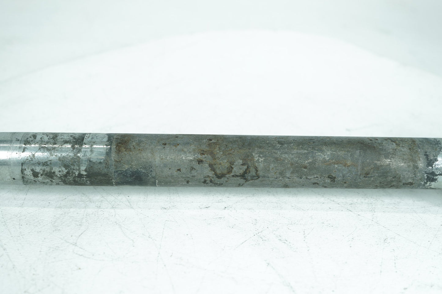 1999 - 2006 Harley-Davidson Touring Electra Glide Classic Rear Wheel Axle Bolt Shaft  	41056-02
