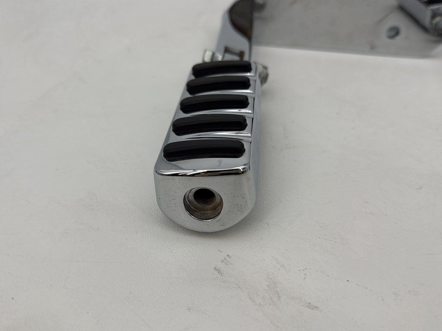 1999 - 2006 Harley-Davidson Dyna Low Rider Left & Right Driver Step Foot Rest Pegs 49354-01