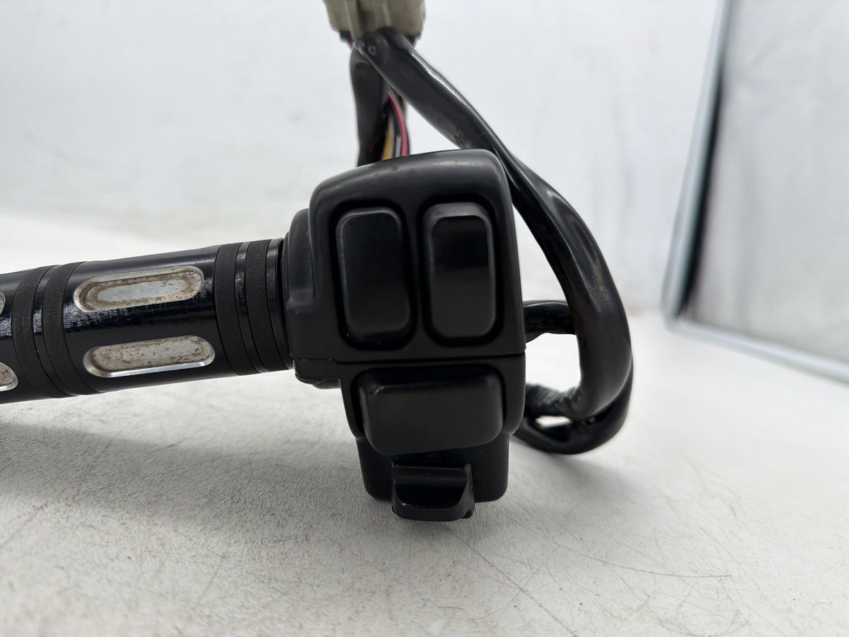 2011 Harley Street Glide FLHX-103 Left Turn Signal Headlight Switches Controls