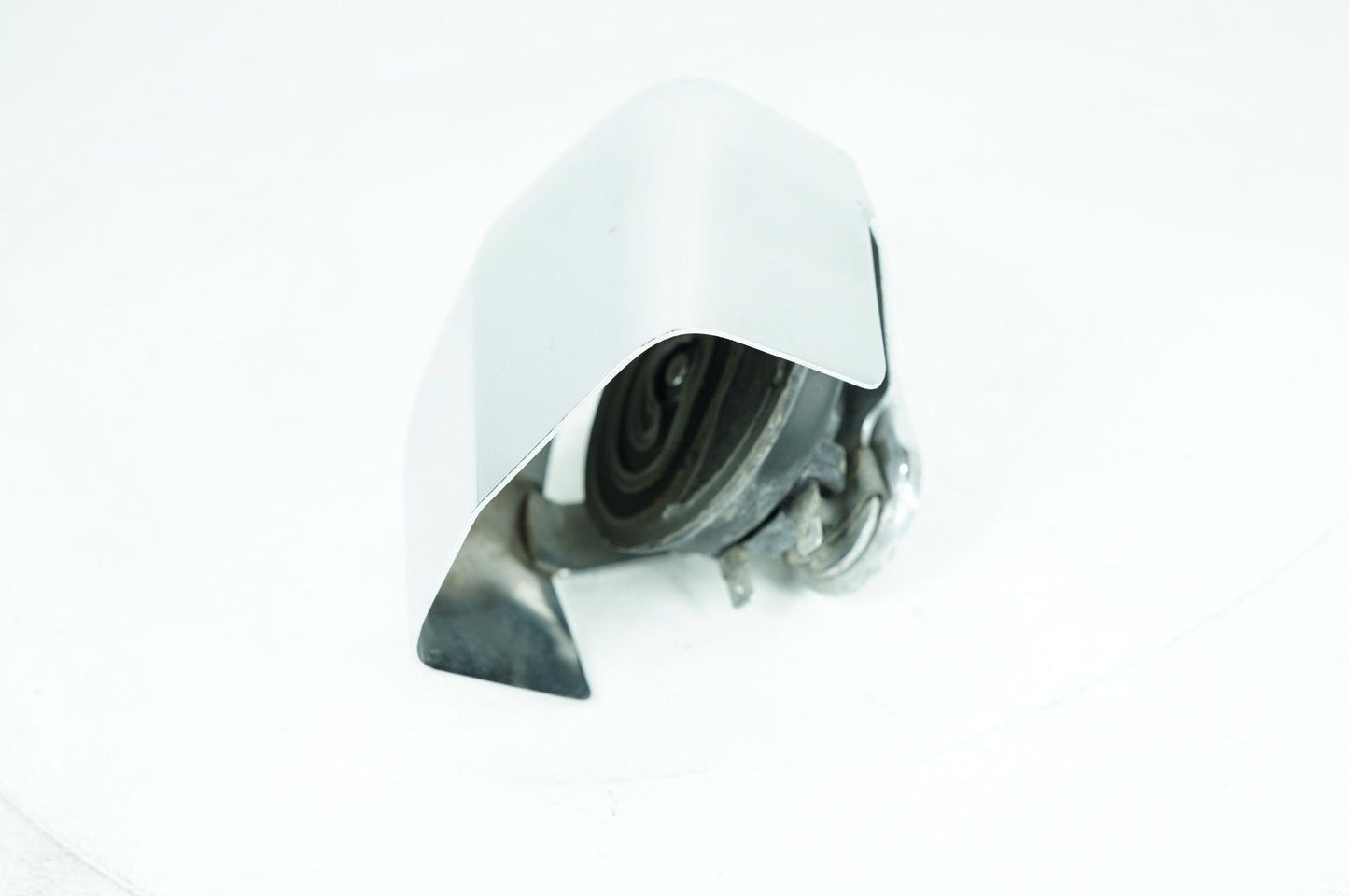 2008 Harley Dyna FXDF Fat Bob OEM Horn Signal Klaxon Chrome Cover