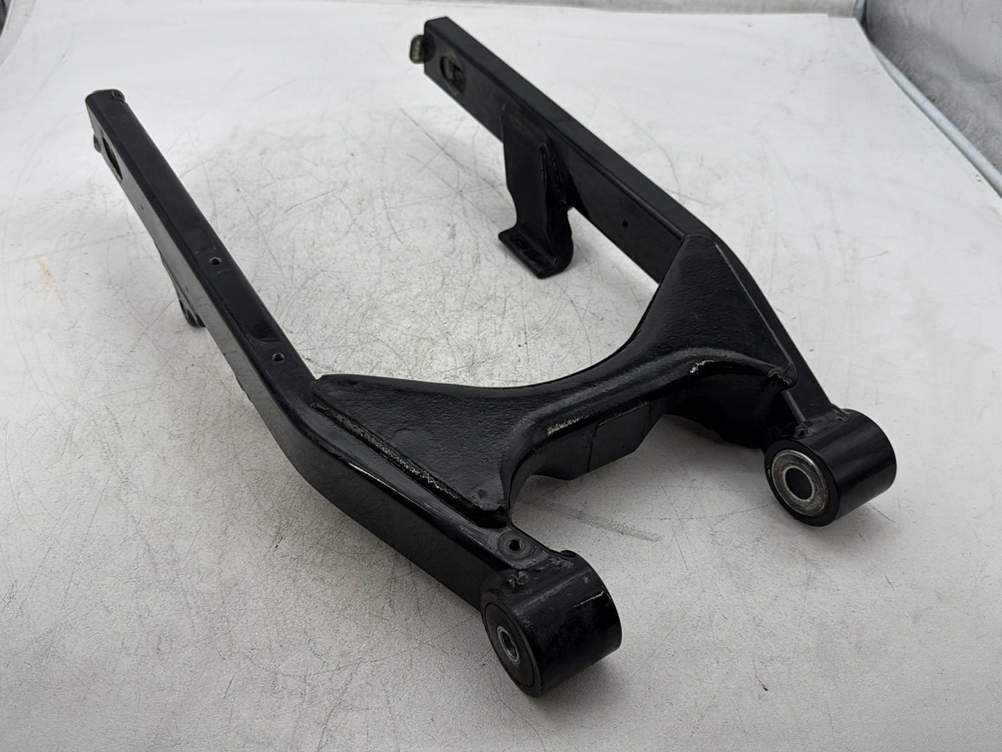 2003 Harley Dyna Wide Glide FXDWG OEM Rear Fork Swingarm Swing Arm