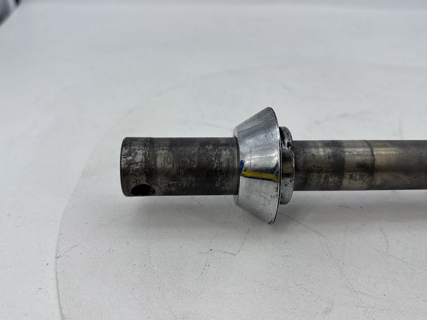 2007 - 2012 Harley-Davidson Dyna Super Glide Front Wheel Axle Bolt Shaft 41628-08