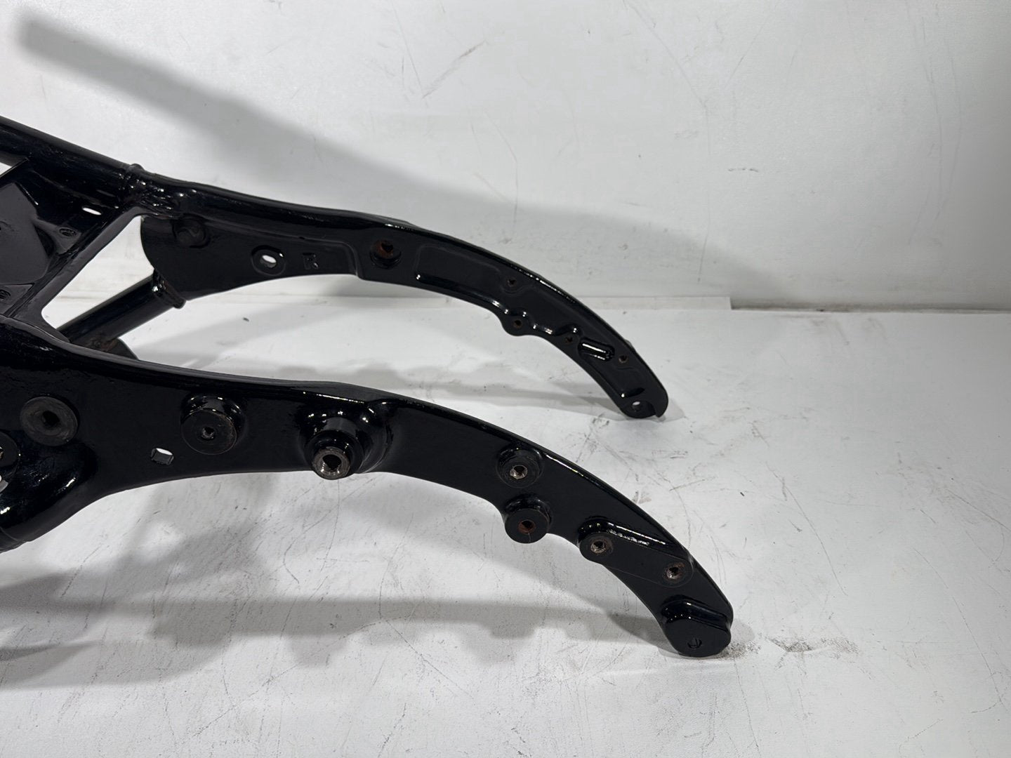 2018 Harley Electra Glide Touring Ultra Rear Back Sub Frame Rail Bar 48079-09BHP