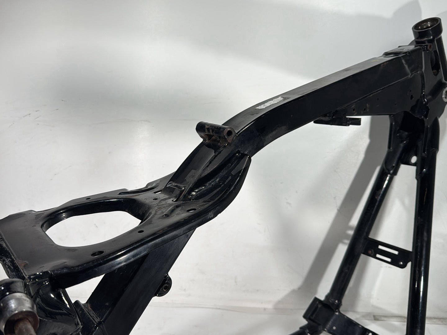 2006 Harley Dyna FXDWGI Wide Glide OEM Body Main Frame Chassis CLN CLR