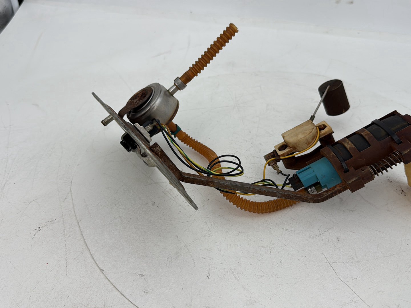 1999 - 2006 Harley-Davidson Touring Road King Police Gas Gasoline Fuel Petrol Pump Sending 75127-00A