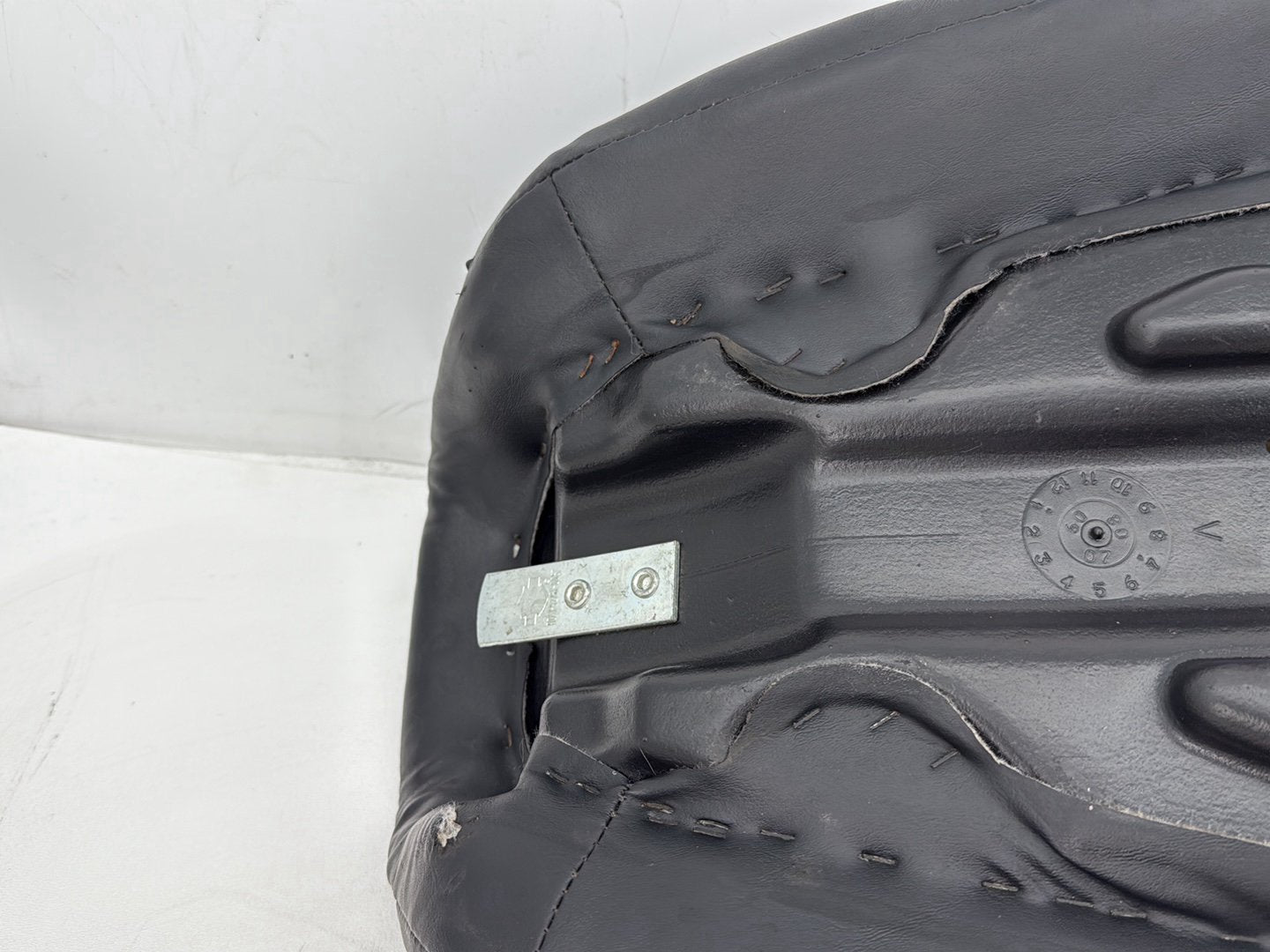 2010 Harley Dyna Fat Bob FXDF OEM Passenger Rider Driver Seat Saddle